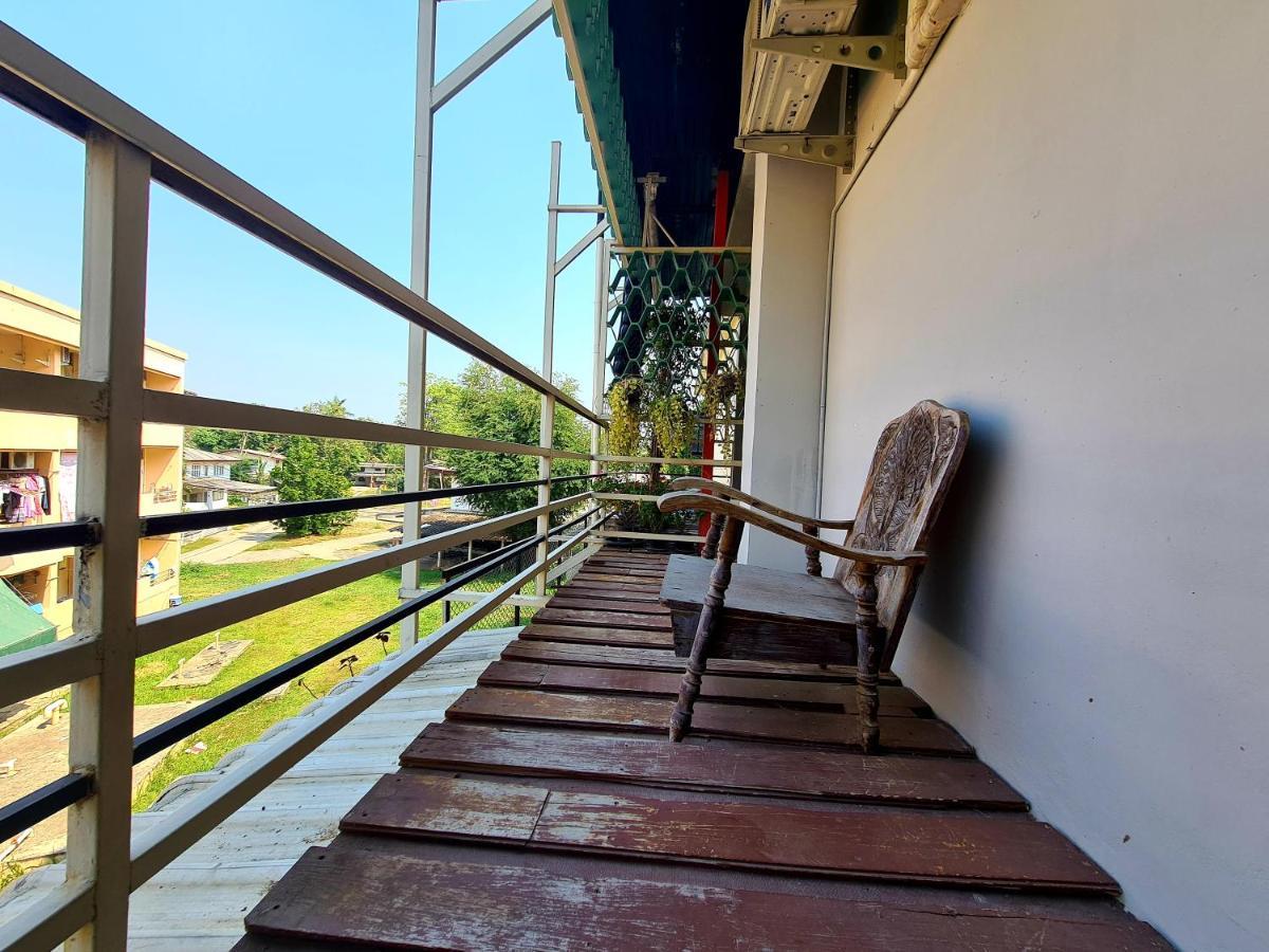The 8 Factory Hotel Phitsanulok Extérieur photo