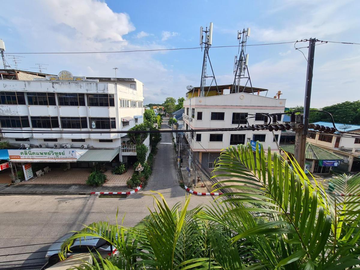 The 8 Factory Hotel Phitsanulok Extérieur photo