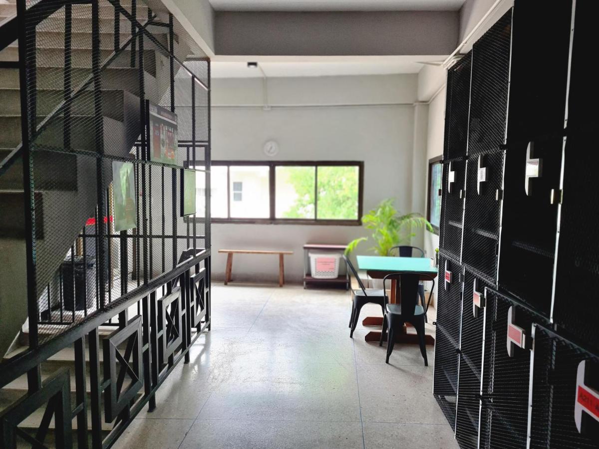 The 8 Factory Hotel Phitsanulok Extérieur photo
