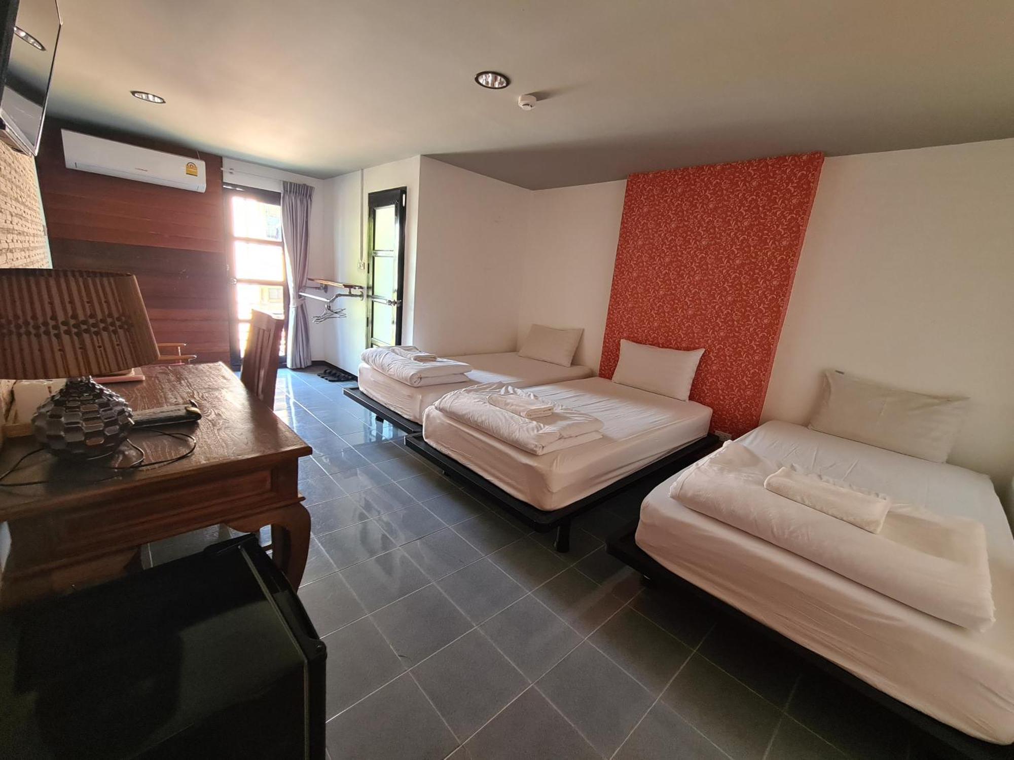 The 8 Factory Hotel Phitsanulok Extérieur photo