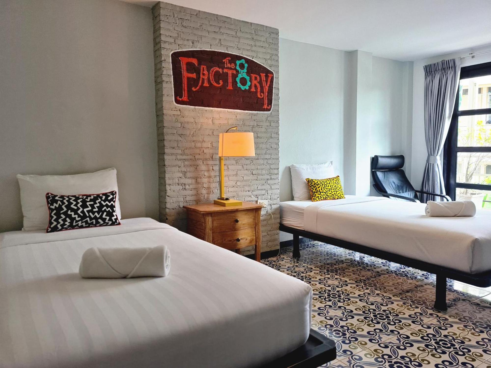 The 8 Factory Hotel Phitsanulok Extérieur photo